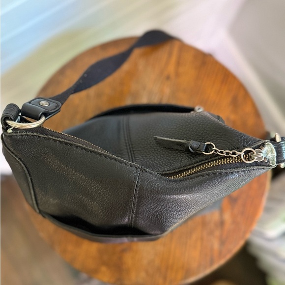 The Sak Black Leather Shoulder Bag - Picture 8 of 11